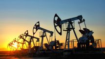 Цены на нефть эталонных марок перешли к снижению в понедельник