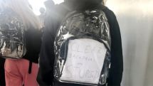 Ֆլորիդայի դպրոցականները դեմ են թափանցիկ ուսապարկեր կրելուն