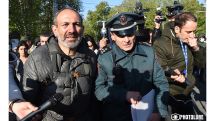 Никол Пашинян порвал предупреждение Полиции в клочья, митингующие перекрыли улицу Абовяна в центре Еревана