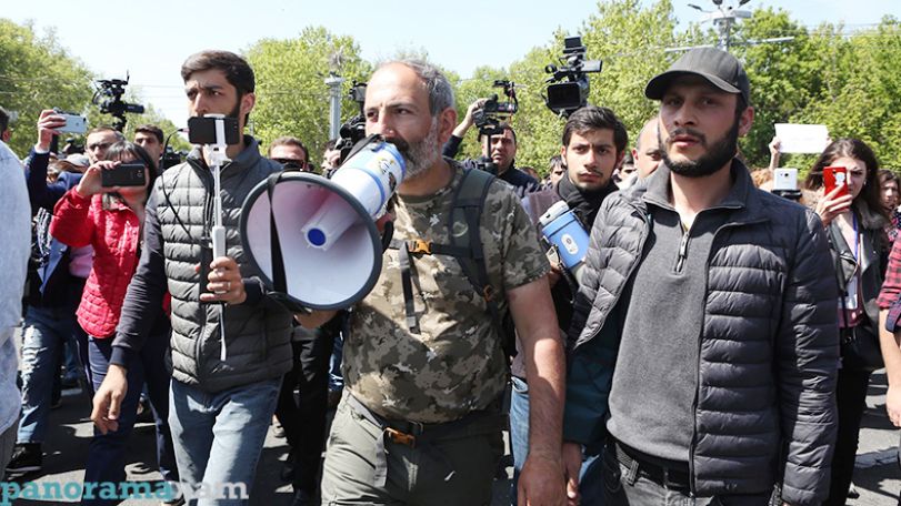 Митингующие во главе с Николом Пашиняном продолжают перекрывать центральные улицы в Ереване
