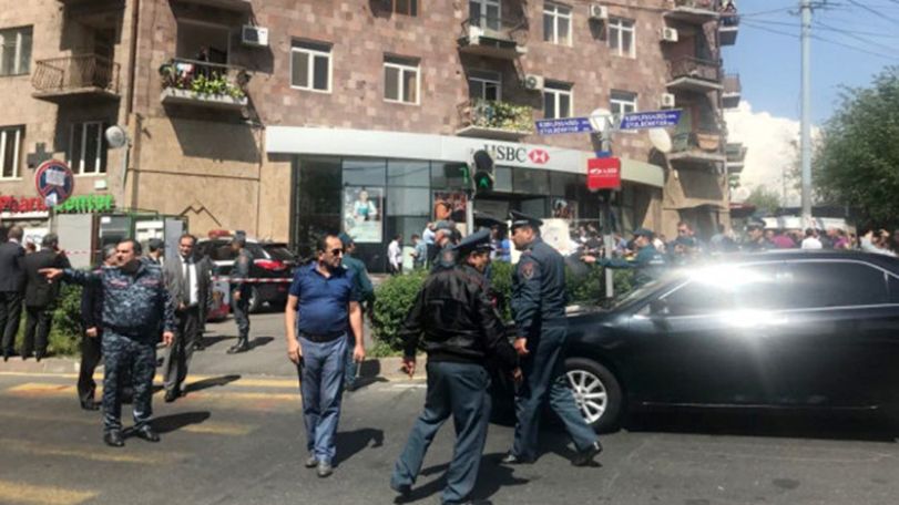 Police report about armed robbery attempt at HSBC Bank in Yerevan