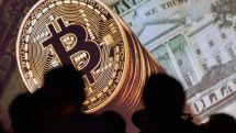 Курс самой популярной в мире криптовалюты биткоин практически впал в кому