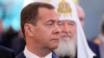 Тандем Путин-Медведев сохранится: президент России не будет менять премьера