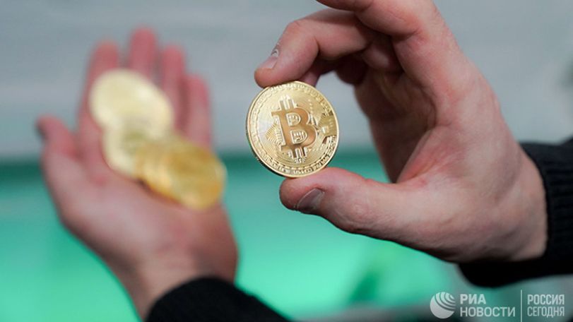 Самая популярная криптовалюта в мире – биктоин – подешевела