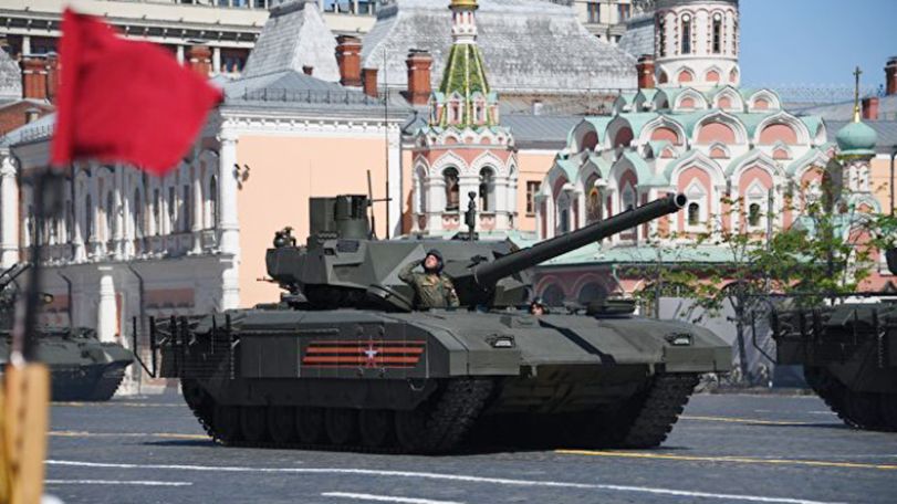 Парад Победы к 9 мая в Москве не прошел без курьеза: Путин спас ветерана от рук охраны