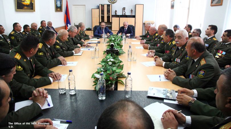 Artsakh president, Armenian PM discuss the consistent enhancement of the Defense Army’s combat efficiency