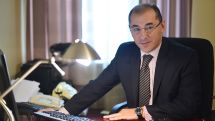 И.о. министра финансов Армении Вардан Арамян подал в отставку