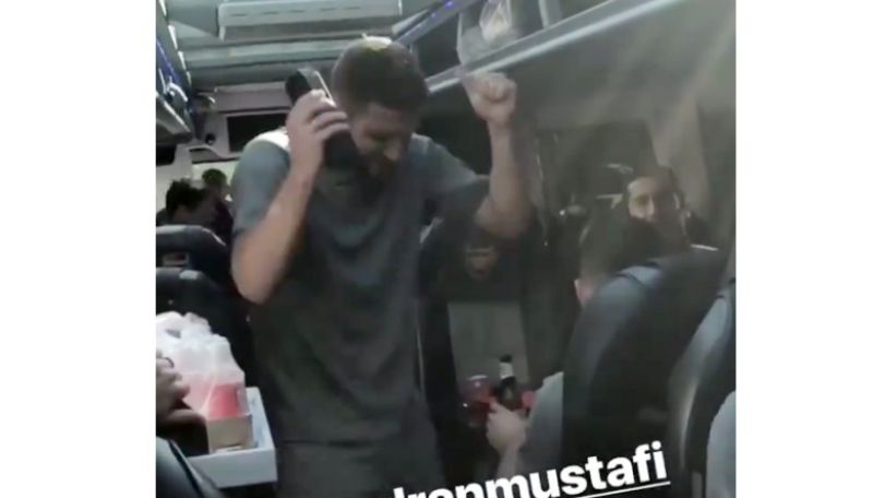 «Արսենալի» ֆուտբոլիստներն ու «Մի գնա» երգը