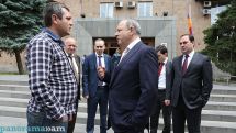 Нового главу Минздрава Армении Арсена Торосяна встретили митингом: стоматологи требуют снижения налогов
