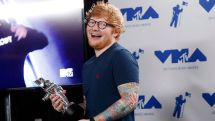 Эд Ширан признан «лучшим артистом» на церемонии вручения премии Billboard Music Awards