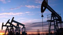 Мировые цены на нефть в четверг опускаются
