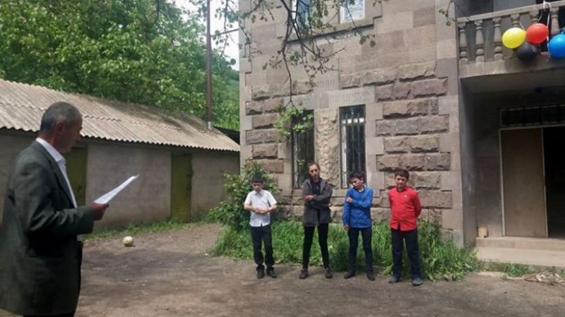 Լծեն. Չորս աշակերտի հրաժեշտ