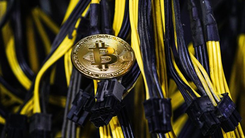 Самая популярная криптовалюта в мире биткоин дешевеет
