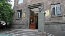 Մեղադրանք է առաջադրվել՝ Բրյուսովի համալսարանի պահեստից յուրացումներ կատարելու համար