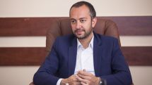 В Аппарате премьера Армении вдвое сократят расходы на бензин
