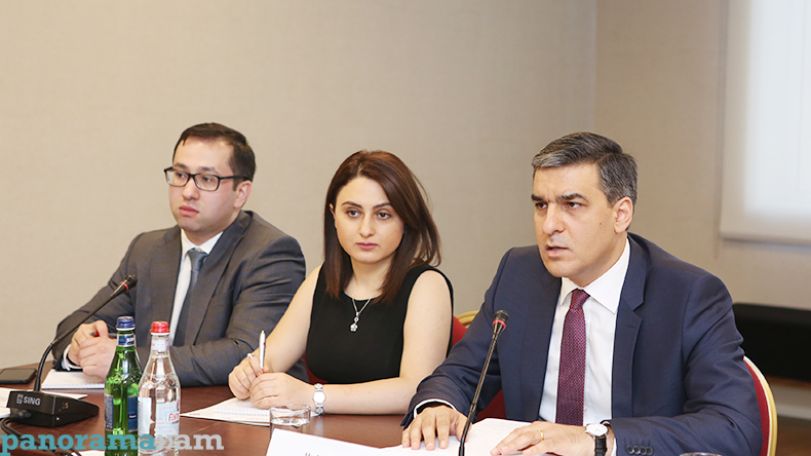 Մենք ունենք դեպքեր, երբ ծնողներն ամաչում են անվճար դասագրքերի հարցը բաձրացնել. Թաթոյան
