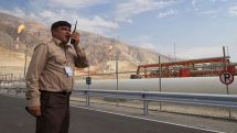 Iran's Guards threatens to block oil shipments in Gulf