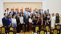 Նախագահ Արմեն Սարգսյանը  հանդիպել է ՀԲԸՄ ծրագրերի մասնակից ուսանողների հետ