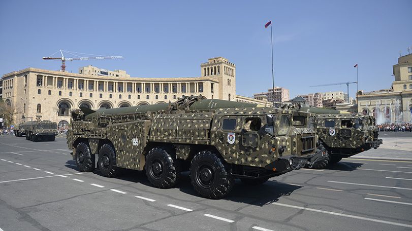 «Կոմերսանտ». Հարցականի տակ է Հայաստան զենքի մատկարարման վերաբերյալ համաձայնությունը