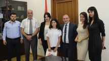 «Քայլ դեպի տուն». ով կհյուրընկալվի վարչապետի տանը