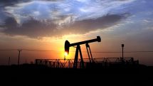 Мировые цены на нефть в понедельник утром увеличиваются