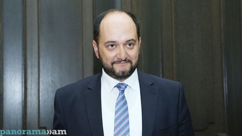Սև ու սպիտակ համազգեստ կրելու պարտադրանք չկա. ԿԳ նախարար