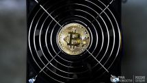 Курс самой популярной в мире криптовалюты – биткоина – прекратил падение