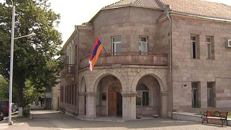 В ответ на запрет во въезде в Азербайджан депутата Бундестага Германии пригласили в Арцах
