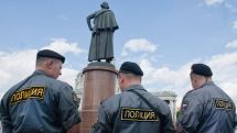 Two policemen attacked near diplomatic properties in Moscow