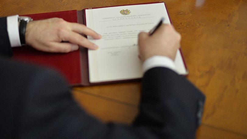 Armenian president signs Lake Sevan bill into law