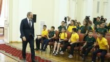 «Ձեզնից յուրաքանչյուրի հաջողությունը կախված չէ ուրիշից». Փաշինյանը «Կենգուրու» և «Մեղու» մրցույթների հաղթողներին
