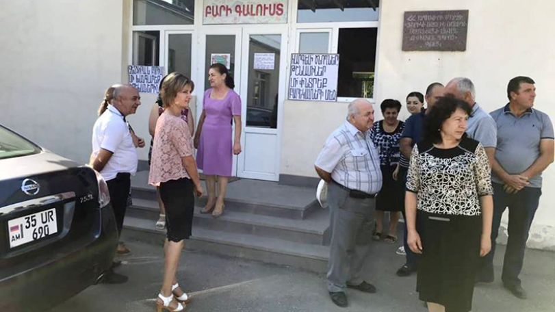 Ֆերիկի դպրոցում կրքերը չեն հանդարտվում