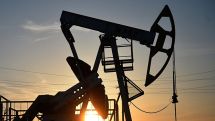 Мировые цены на нефть в четверг утром снижаются