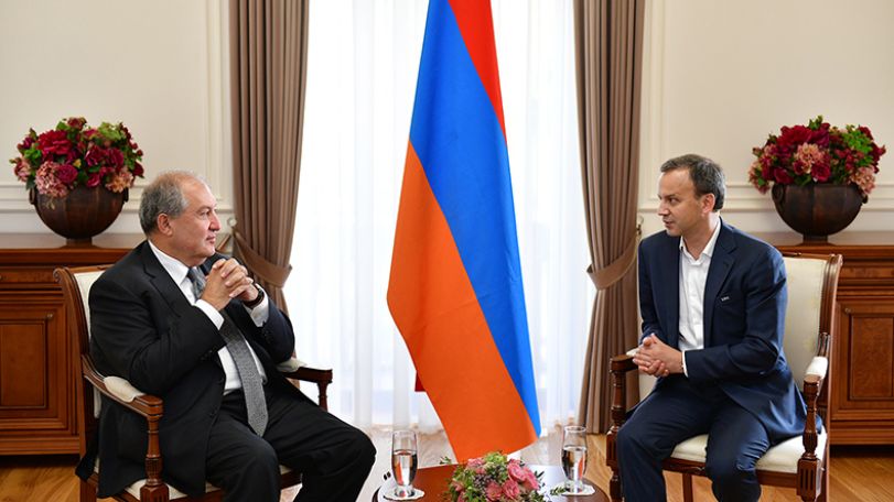 ՖԻԴԵ-ի նախագահի թեկնածուն տպավորված է Հայաստանում շախմատի դասավանդման մակարդակով