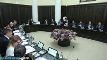 Полиция Армении подарила министрам армяно-французские разговорники