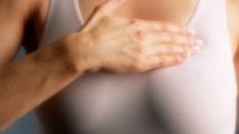 Британские ученые: Размер женской юбки указывает на риск рака груди