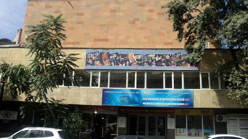 Երկու բեմադրիչ է պայքարելու Ստանիսլավսկու անվան թատրոնի գեղղեկավարի թափուր պաշտոնի համար