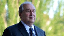Armenian president congratulates teachers on professional holiday