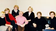 Aznavour’s daughter publishes new family photo of the great chansonnier