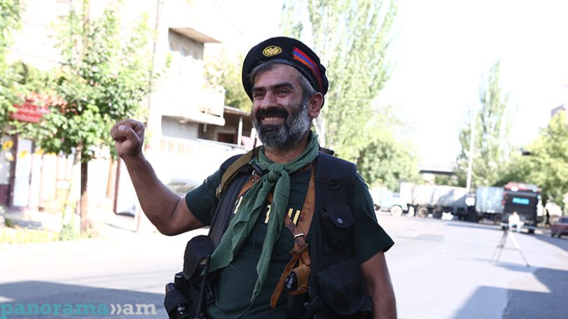 Sasna Tsrer’s Arayik Khandoyan dies of apparent heart attack