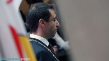 Շատ ինքնուրույն քաղաքապետը