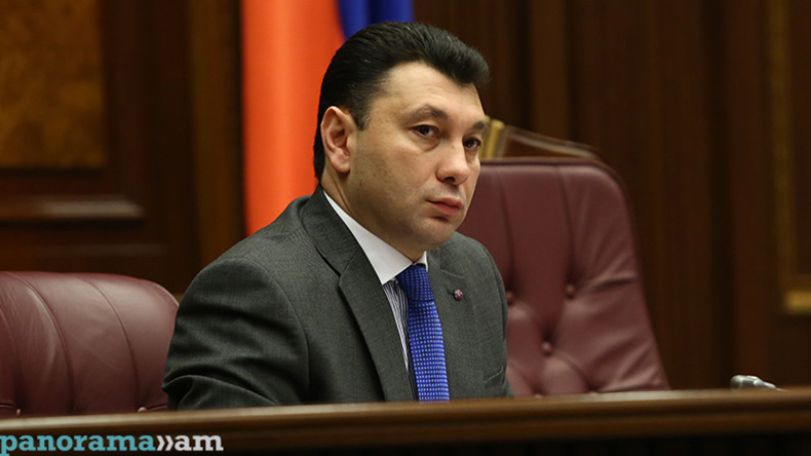 Եկանք կանգնեցինք ներդրումային անկման տաշտակի առջև. Շարմազանով