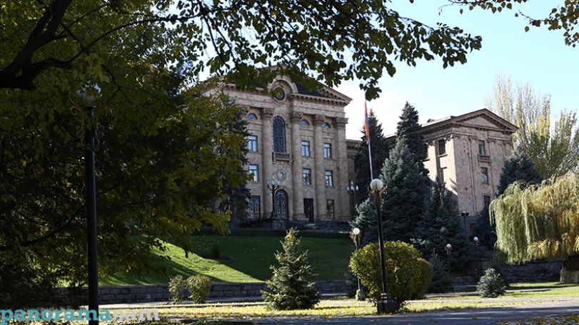 Арсен Бабаян пояснил, когда должно состояться первое заседание НС Армении 7-го созыва