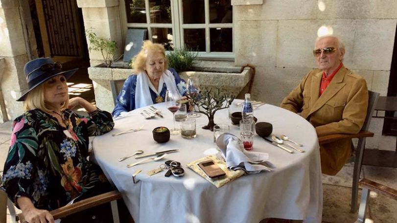 Aznavour’s daughter publishes last photo of great singer