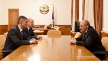 President Sahakyan discusses Artsakh settlement with top officials