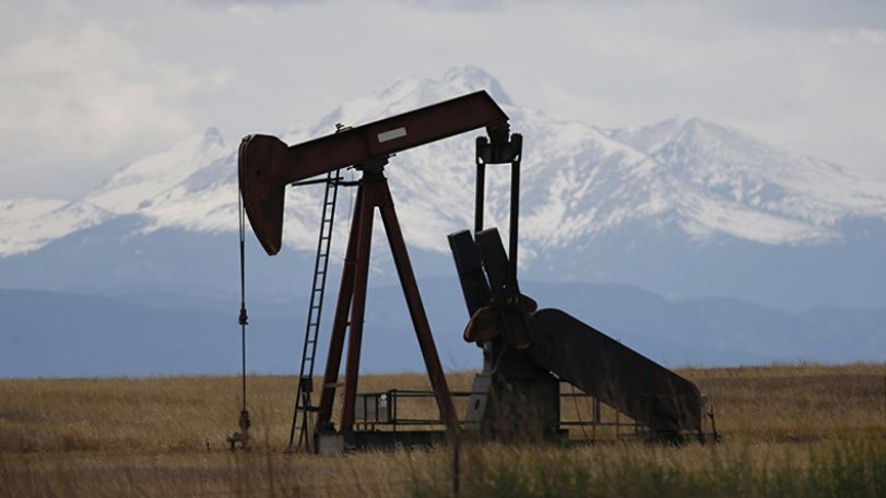 Мировые цены на нефть растут в пятницу утром