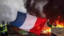 Paris riots: PM to meet protest groups after worst unrest in decade