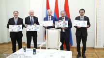 Выпущены в обращение почтовые марки и специальный конверт, посвященные госпремии Армении за вклад в IT-сферу