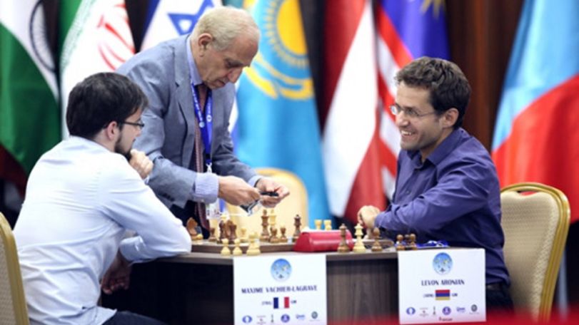 Levon Aronian plays draw on the opening day of London Chess Classic