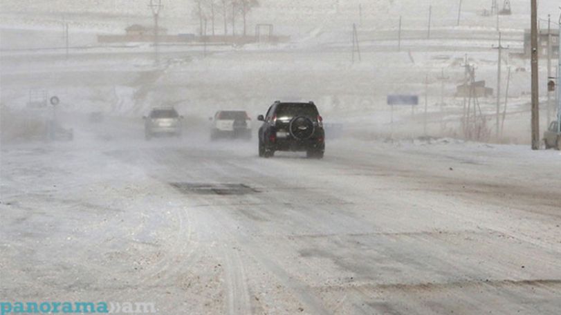 Snow hits certain roads in Armenia